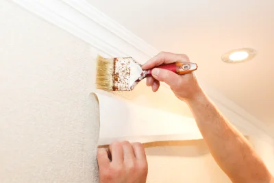 Pose de papier peint à Castex — revêtements muraux et toiles de verre